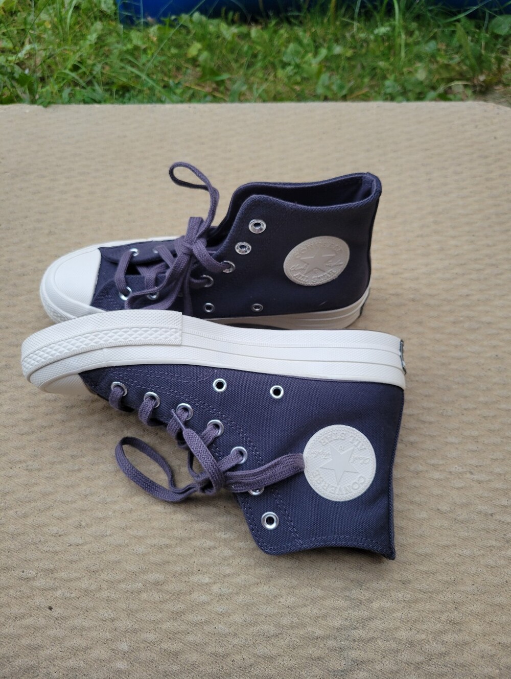 New Converse High Top Sneakers Size 7.5